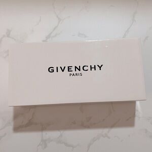 AUTHENTIC GIVENCHY PARIS GLOSSY WHITE DESIGNER BOX